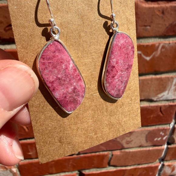 Pink thulite dangles - Picture 2 of 5